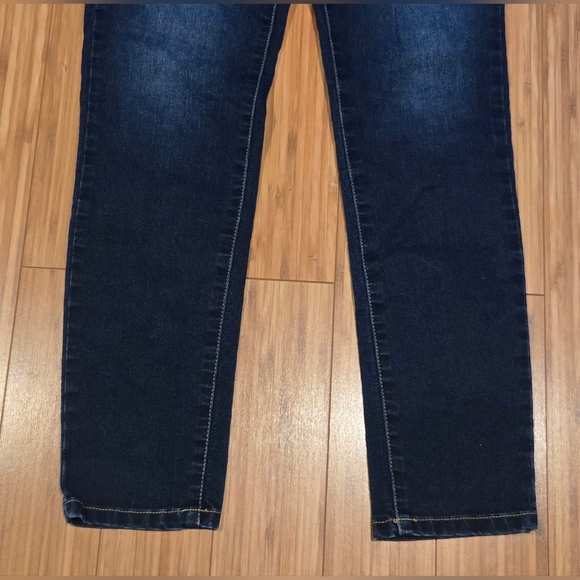 NWOT Maurices Classic Blue Jeans - Picture 2 of 6